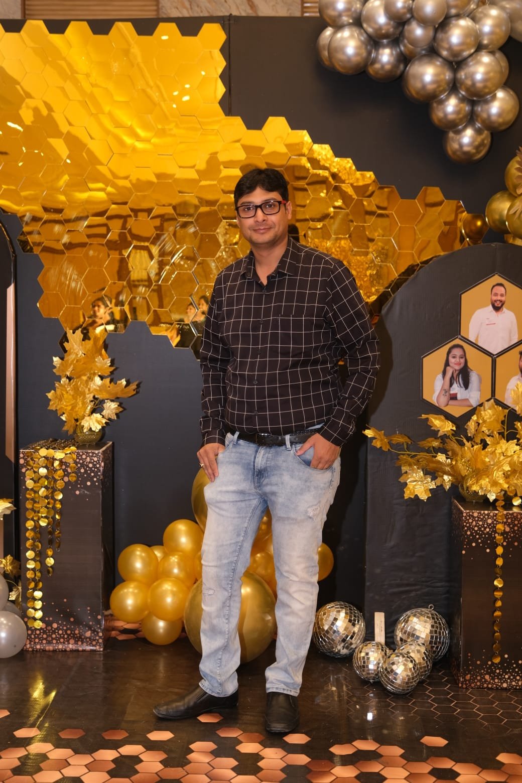 Saket Saraf full length